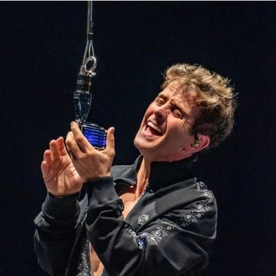 michellemac1204's profile picture. @NKOTB Love 'em to death 😊 #joeygirl