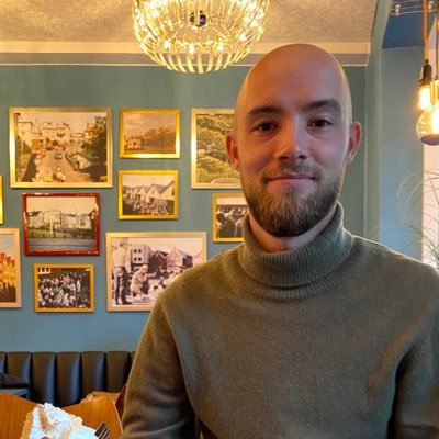 Journaliststuderende, DMJX. Opvokset nord for Limfjorden, pt bosat i Århus. AaB og Barca fan. Skribent for https://t.co/jHh7fGPJCx. Kloger mig på odds her: @jacobhoegh3