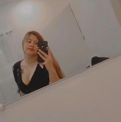 mermaidmica's profile picture. ig: @miichaiila