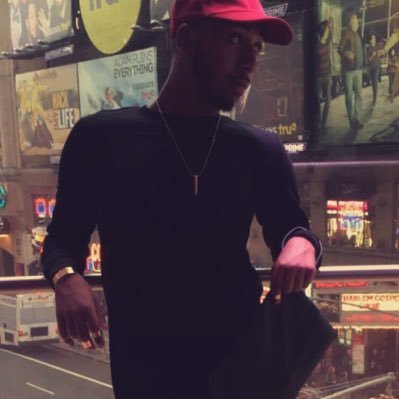 __vndre's profile picture. 