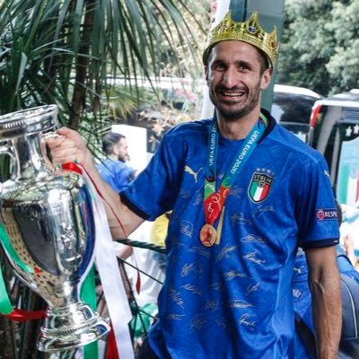 Calcio Fanatic. Italian & European football. 🖤| @Reggina_1914 ❤️ | @Azzurri 🇮🇹