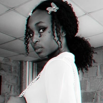 A beaut and more|| model goals 😜|| message at your own risk 😅|| friendly living being ❤️🌷|| Economists 👌|| @simplyfavy7 for tiktok and IG too 😘||