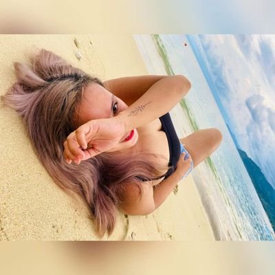 iamengeljoyce's profile picture. Thankful. Grateful. Blessed.