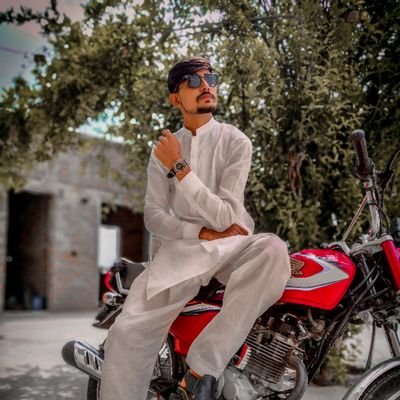 moeed_pasha's profile picture. ....