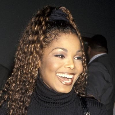 Fan of legends Janet, Whitney, MJ, Bey, and Mariah. Meg and Dot fan. ✨