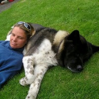 DanielleDecloe3's profile picture. 