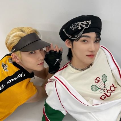 JUNH4KPIL's profile picture. ☁️ . . . my luvs svt, tbz, day6 !! reading acc ᵕ̈ medyo slow reader nga lang  ㅠㅠ randomly ia :(