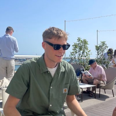 barejesper's profile picture. 