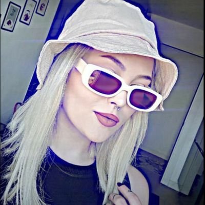 Kumsal98497283's profile picture. hesabta yokum yeni açtım