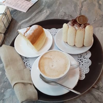 nadezdiza's profile picture. 