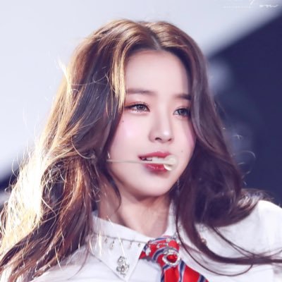 genderbinary_'s profile picture. princess in the past, a hoe in the present