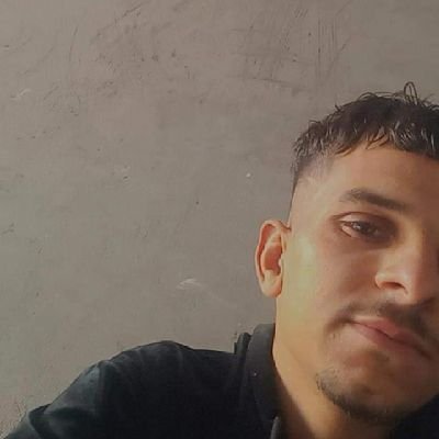 1lamhk's profile picture. لا علاقة لي بنواياك الحسنة حين تكون أفعالك سيئة، ولا شأن لي بجميل روحك ما دام لسانك مؤذياً