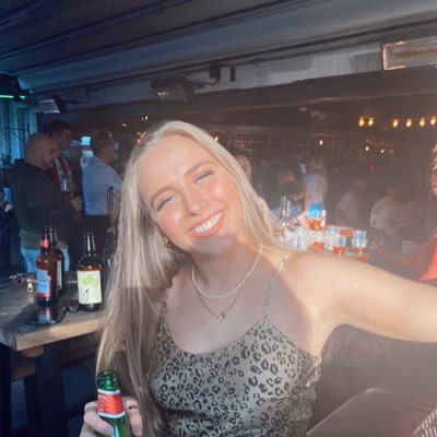 Rhianna_H's profile picture. 