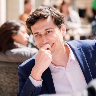 PierreFerrant's profile picture. 1/2 de mes followers sont des faux comptes.