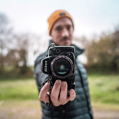J’ai appris la photo en autodidacte et, quelque soit votre niveau, je partage avec vous mes conseils & astuces pour progresser en photo et en créativité !
