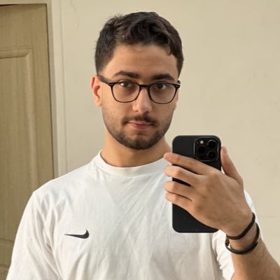 szsoroush's profile picture. Destiny is made by your hand 🤟🏻😴