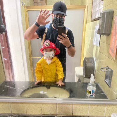 Ricardo_Robles_'s profile picture. Mexicano, vaquero y puma de corazón, enojado con el tráfico por siempre y anti-chiva machin