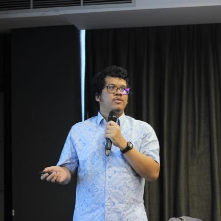 mocizzz's profile picture. A yoctogram trying to factor hectopascals. Hotspurian! PK-185 LPDP