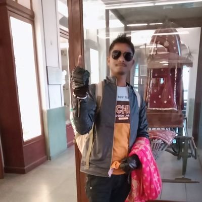 RamlalCharpota5's profile picture. 🏹गिधडों की बादशाहत सिर्फ़ उस वक़्त
 तक क़ायम रहती है 
जब तक शेर अपने पावों पर ना आ जाए 
आवाज ए बागी जय जोहार जय आदिवासी🏹