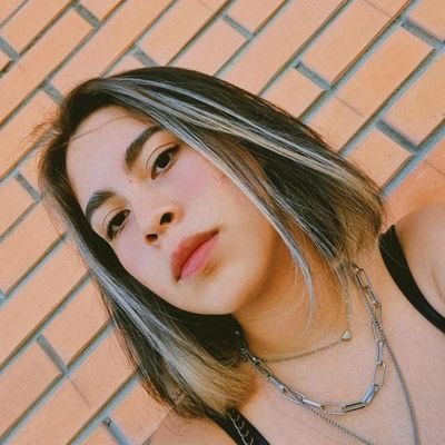 NefertitiHernn2's profile picture. I HATE AVOCADO 
     Instagram @nefertiti_hdez