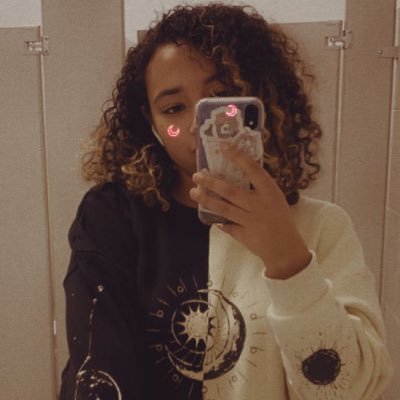 TheAnimeCookies's profile picture. 🍪 Mega foodie who likes cookies | Favorite anime rn: FairyTail and Fruit Basket 🍪