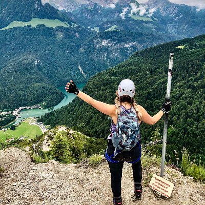 ⛰Hiker.Adventurer.Spiritual Seeker. ⛰Nature and landscape photographer. ⛰
Happy Hiking ✌️⛰️🏞️