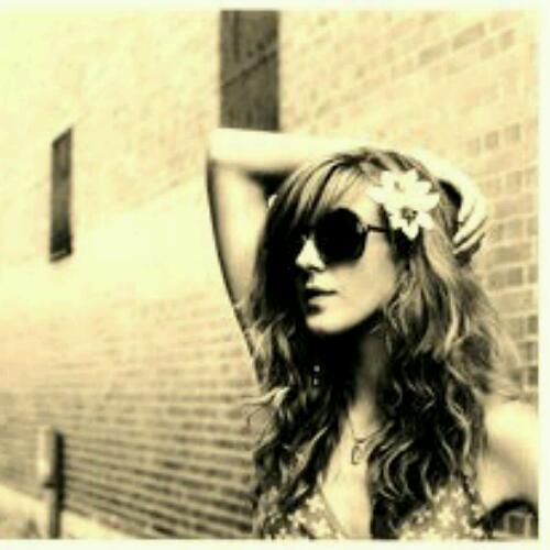 LucyInTheSkyy68's profile picture. British/Italian belle with a good taste in music.