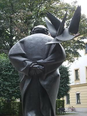 thelastdetails's profile picture. Stockholmare, europé och socialist. Filmsnobb med eklektisk musiksmak som gillar modernistisk arkitektur. Filmrecensioner https://t.co/PWrxwVp3AX.