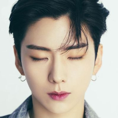 mochikihyunn's profile picture. love in everything that you do.