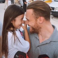 andrea 🥢 (@zaynsbursin) 's Twitter Profile
