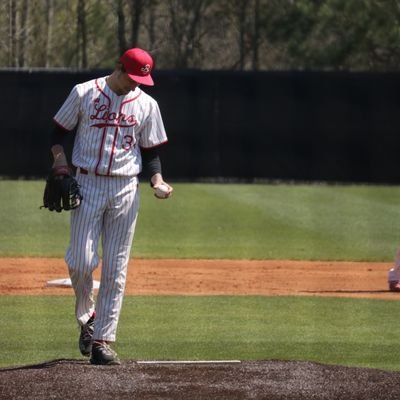 tossin a baseball 60ft 6inches since summer of 09' 
⚾️ Bryan College ⚾️ 

former Juco bandit
Tread Athlete/ Intern