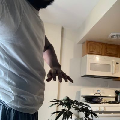 Bud & lighter to the rescue IG: @buddyrutheguy