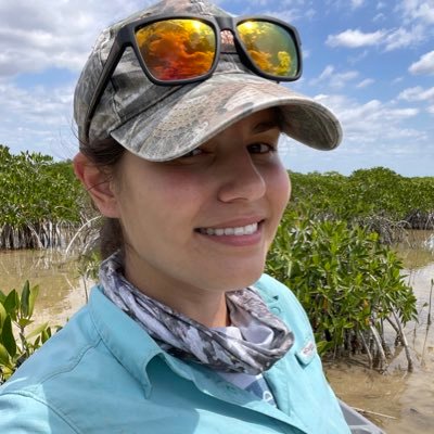 PhD candidate👩🏽‍🔬 @FIUEnvironment|@URExSRN|@CRESTCAChE fellow AERC Grad Rep 2023💚 Wetland Ecology/Mangrove UEI/Living shorelines Born🇨🇺raised🇪🇸🇺🇸