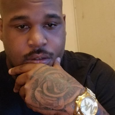 legendarymann28's profile picture. 