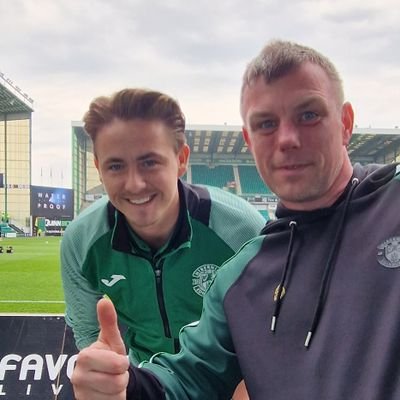 Chris. Auld. Bit oh a prick. Beautiful wife to be and two beautiful kids and most importantly HIBERNIAN FAN FOR LIFE!!!!! GGTTH