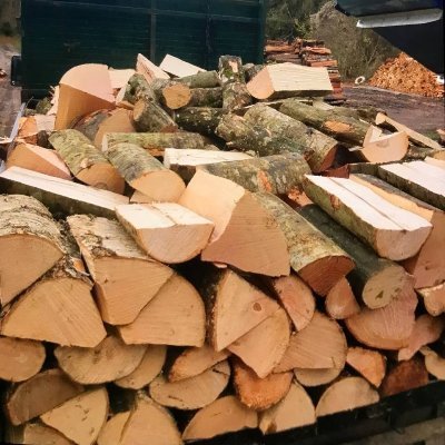 passer l'hiver bien au chaud avec la meilleure qualité du bois sur le marché actuellement au meilleur prix alors passé votre commande🪵🪵🪵🇪🇺🇪🇺🇪🇺