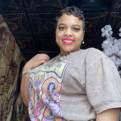 God’s Child 😇 25 🌻 Boy Mom 🚘 1Corinthians 13:4-7 ♥️ Everything is love, spread it. 😚💨💋