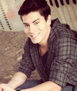 Fã Clube dedicado ao Arthur . Desde 24/08/2011
   -Arthur da Susuh
