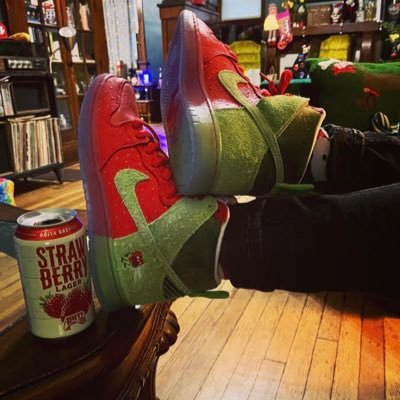 mustnotsleepnow's profile picture. 