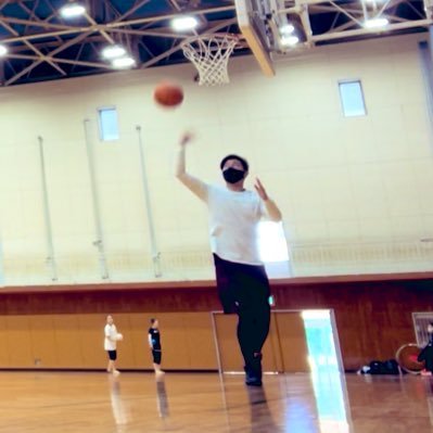 hyvkxnKULNvwWLM's profile picture. 裏垢♂28さい 185cm 80kg カフェ巡り 旅行　　バスケ イチャらぶしたい