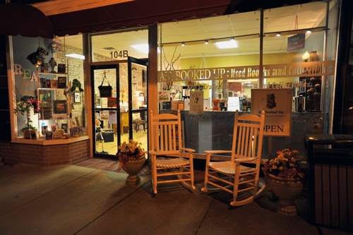 AllBookedUpApex's profile picture. 