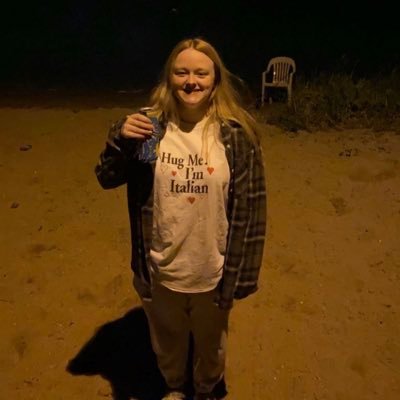 hannahlom731's profile picture. badabook badaboom