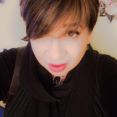 My passions: Music, Photos, Women’s Rights, bird’s watcher, Teaching, I’m a mom, cat lover, moonlighting obsessed,Spiritual mindfulness, Green Witch.🧙🏻She/Her