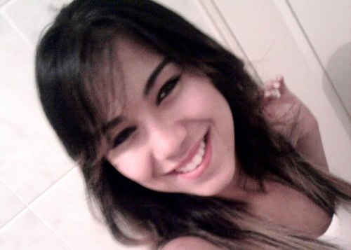 (canto minha vida com orgulho)...na minha vida tudo acontece mas quanto mais agente rala mais agente cresce  ♪