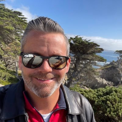 JessByTheCoast's profile picture. 