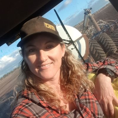 Australian author, farmhand, speedway driver, mum of 2 teens and passionate wheatbelt chick.