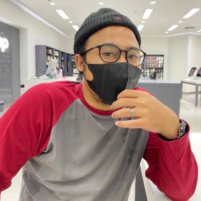 ozzyprtma's profile picture. Human being.