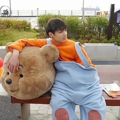 ジョングク🐰大好き💜💜💜笑顔も歌声も笑い声も全てが大好き😍生まれ変わったらグクの眉間のシワになりたい😆生きてきてこんなに愛した人いない🥰基本グク、グクしか言わないです🤣沢山のアミ友作りたい🐰🐰🐰リアコすぎるので同ペン❌