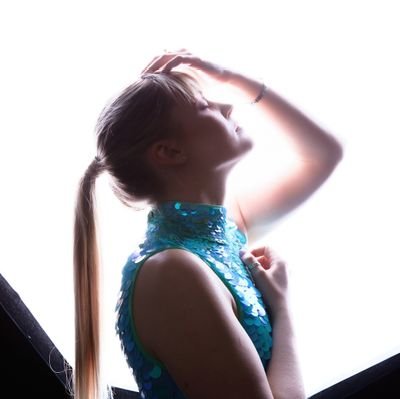 Radio Presenter for Future Hits Radio 🎧 +ve New Music Releases Wednesdays 7-9pm 🔆 Listen again at https://t.co/c8rKr2pk9k 🌸
She/Her