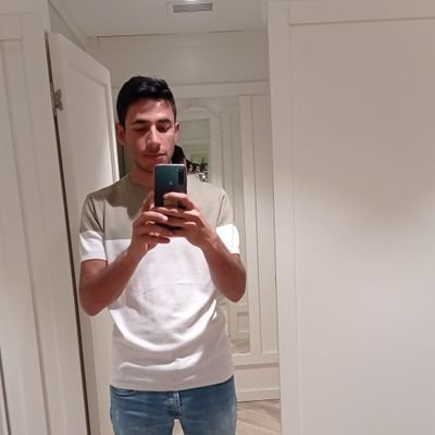 hadi_luva's profile picture. 